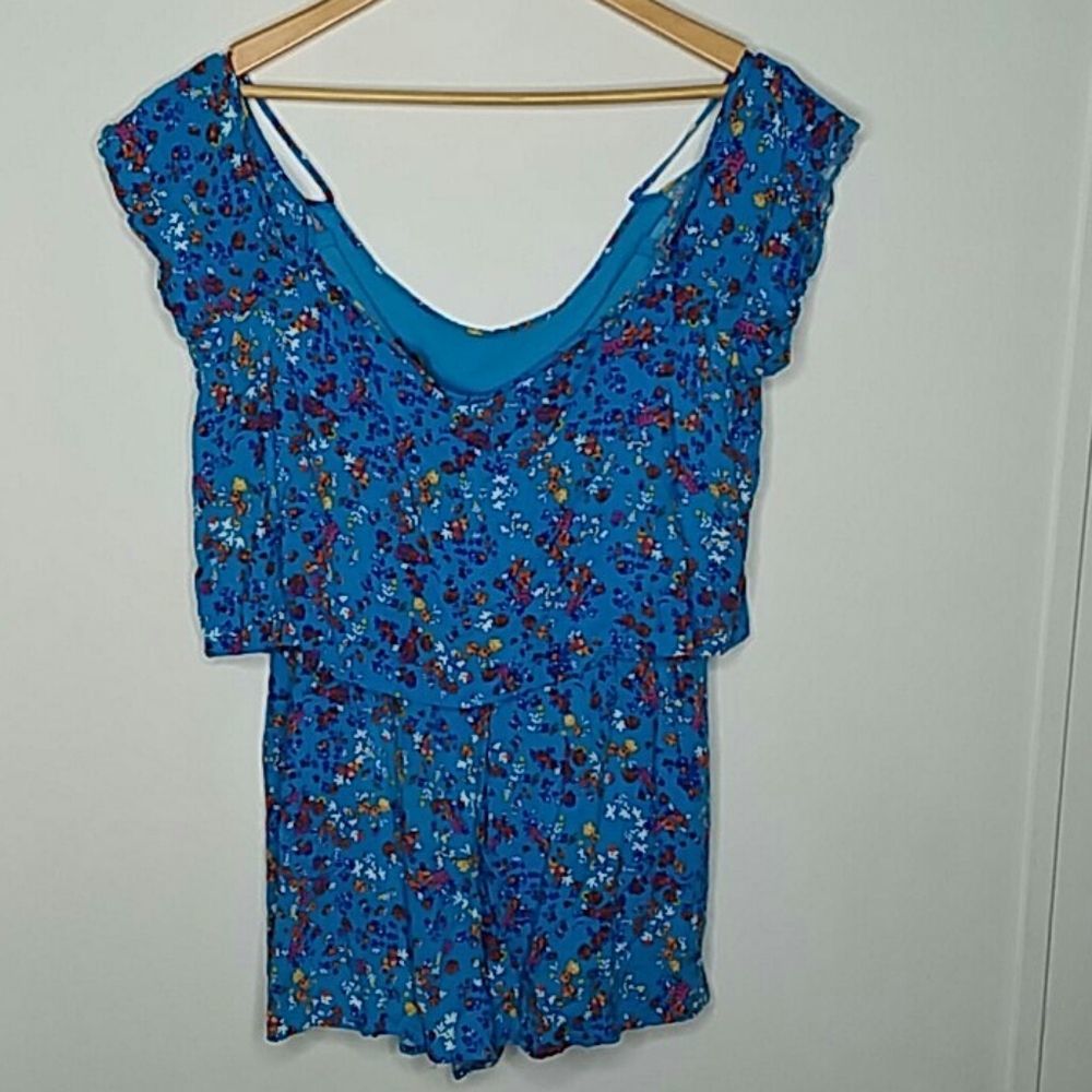 City Triangles Cold Shoulder Romper Sz. M - Picture 3 of 8